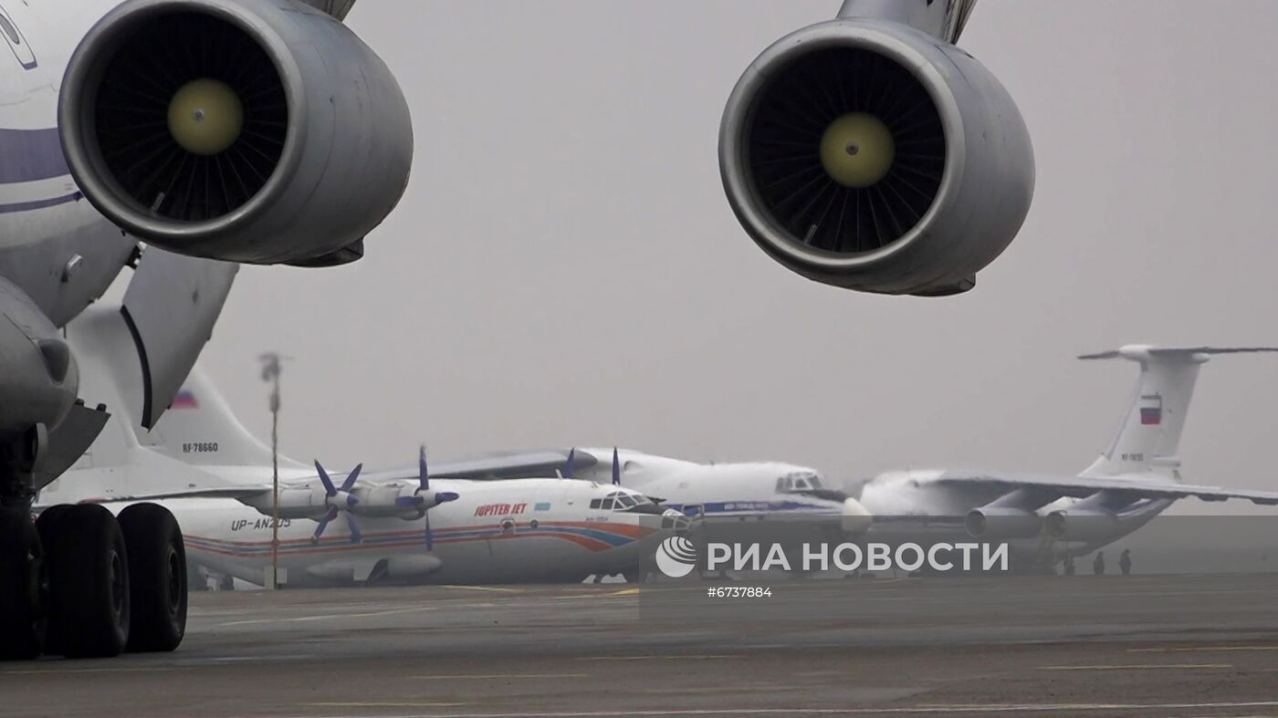 Продолжается переброска основных сил российских миротворцев ОДКБ в Казахстан