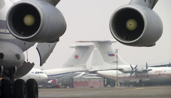 Продолжается переброска основных сил российских миротворцев ОДКБ в Казахстан