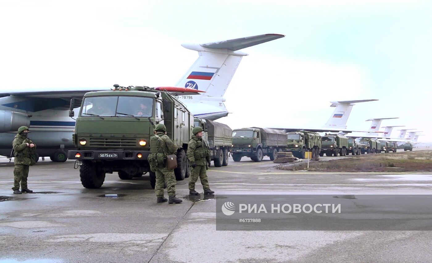 Продолжается переброска основных сил российских миротворцев ОДКБ в Казахстан
