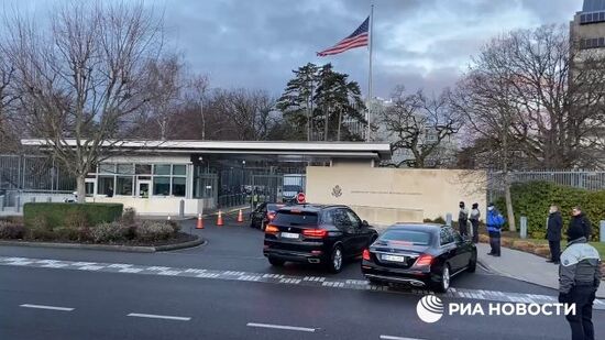 Прибытие делегаций России и США на переговоры