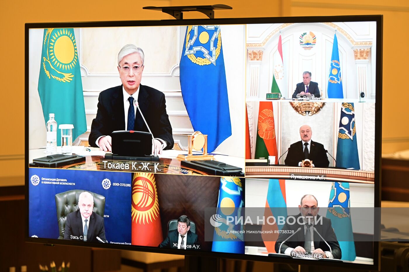 Президент РФ В. Путин принял участие во внеочередном заседании Совета коллективной безопасности ОДКБ