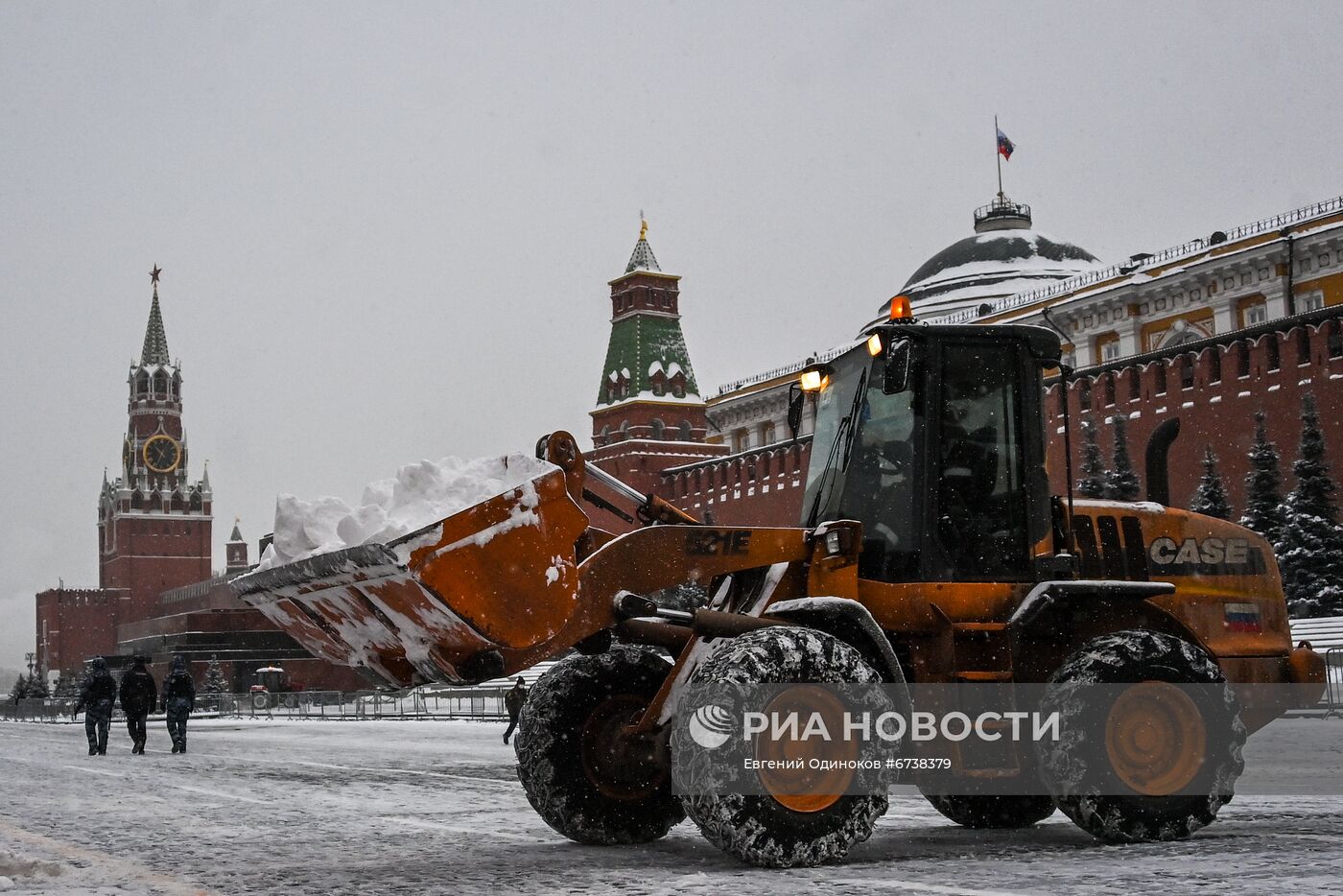 Снег в Москве