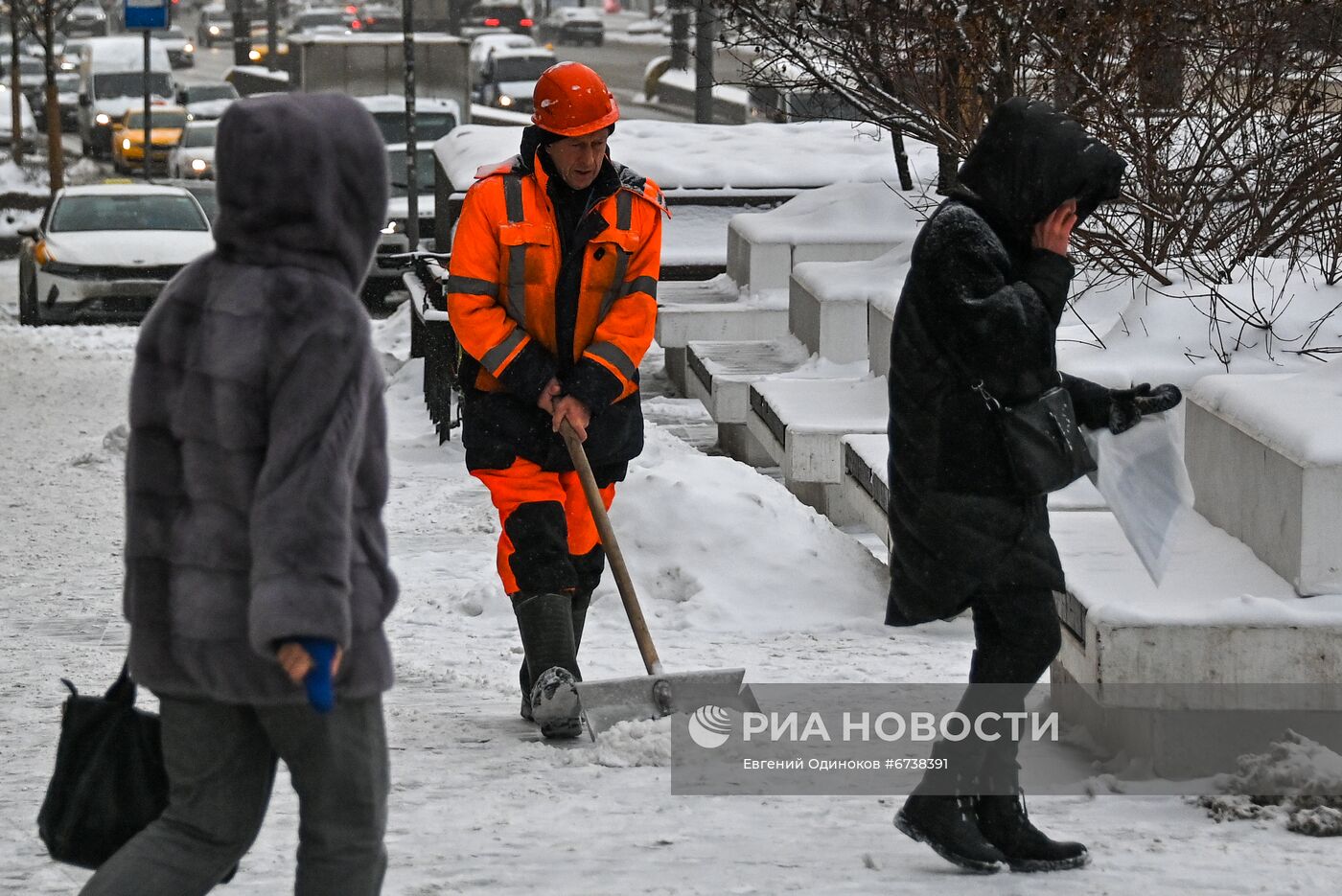 Снег в Москве