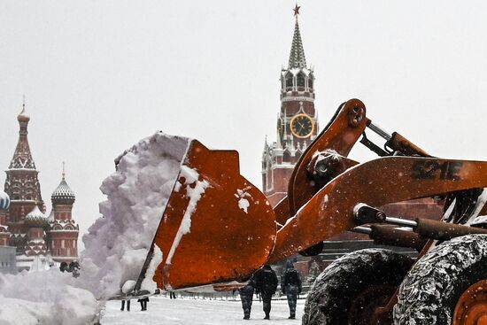 Снег в Москве
