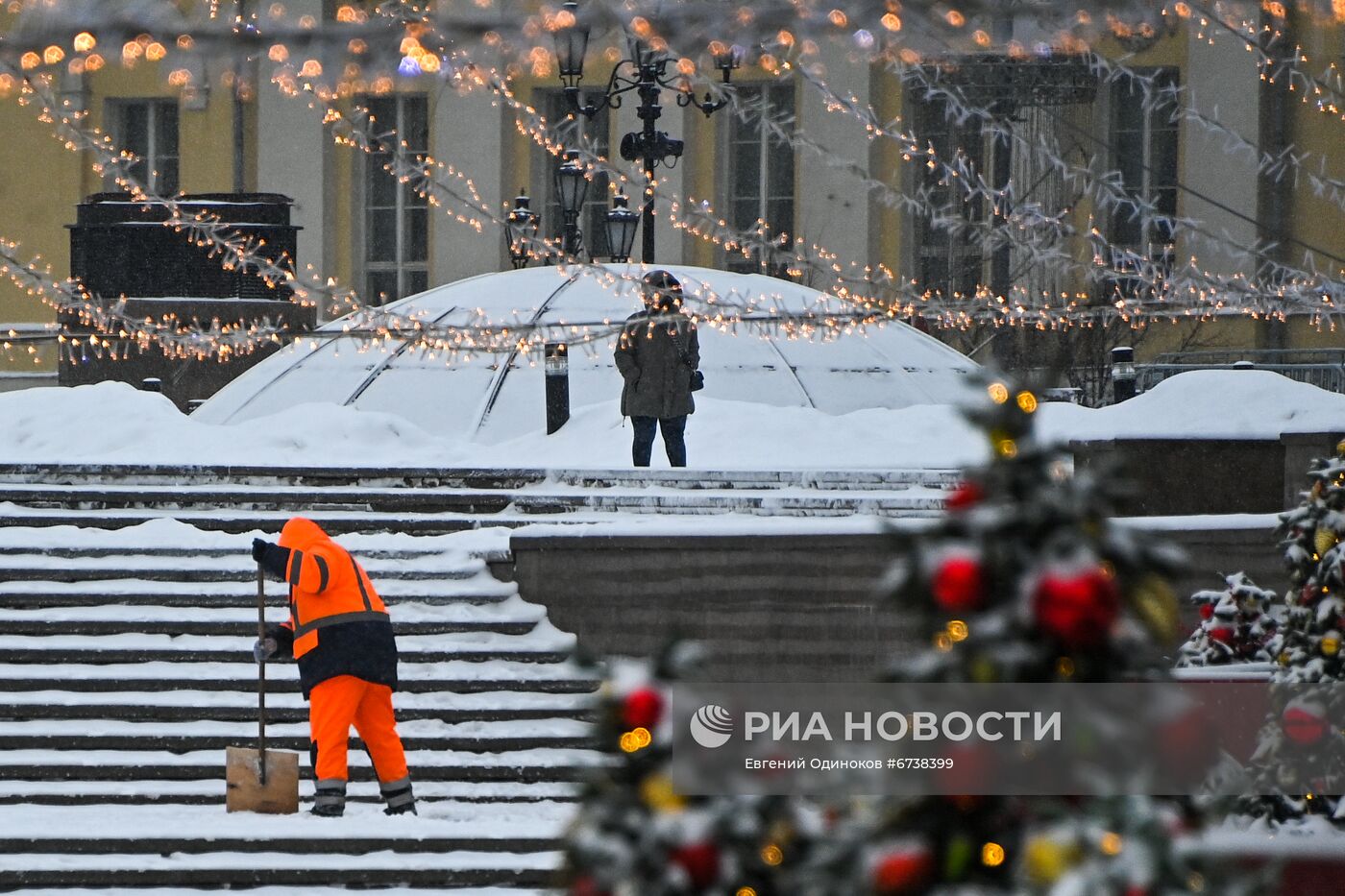 Снег в Москве