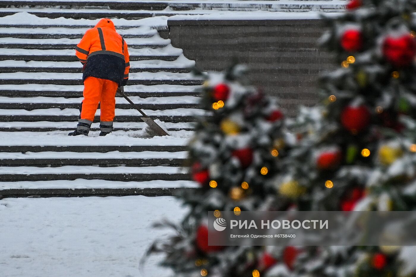 Снег в Москве