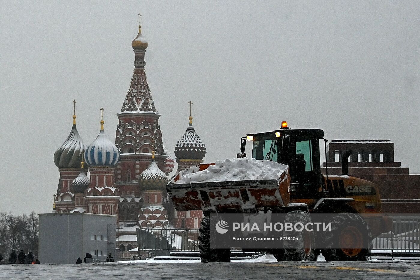 Снег в Москве