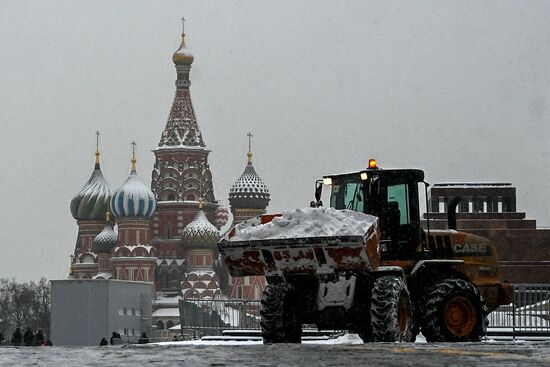 Снег в Москве