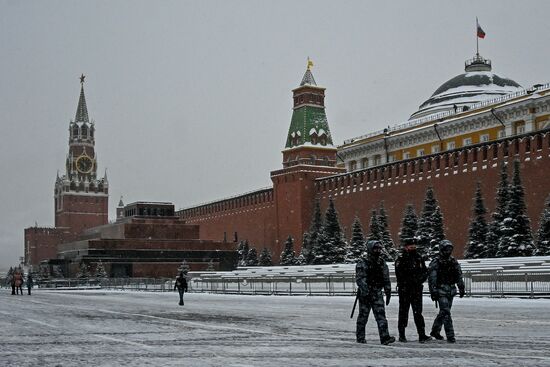 Снег в Москве