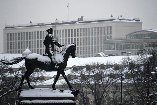 Снег в Москве