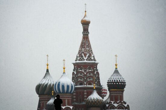 Снег в Москве