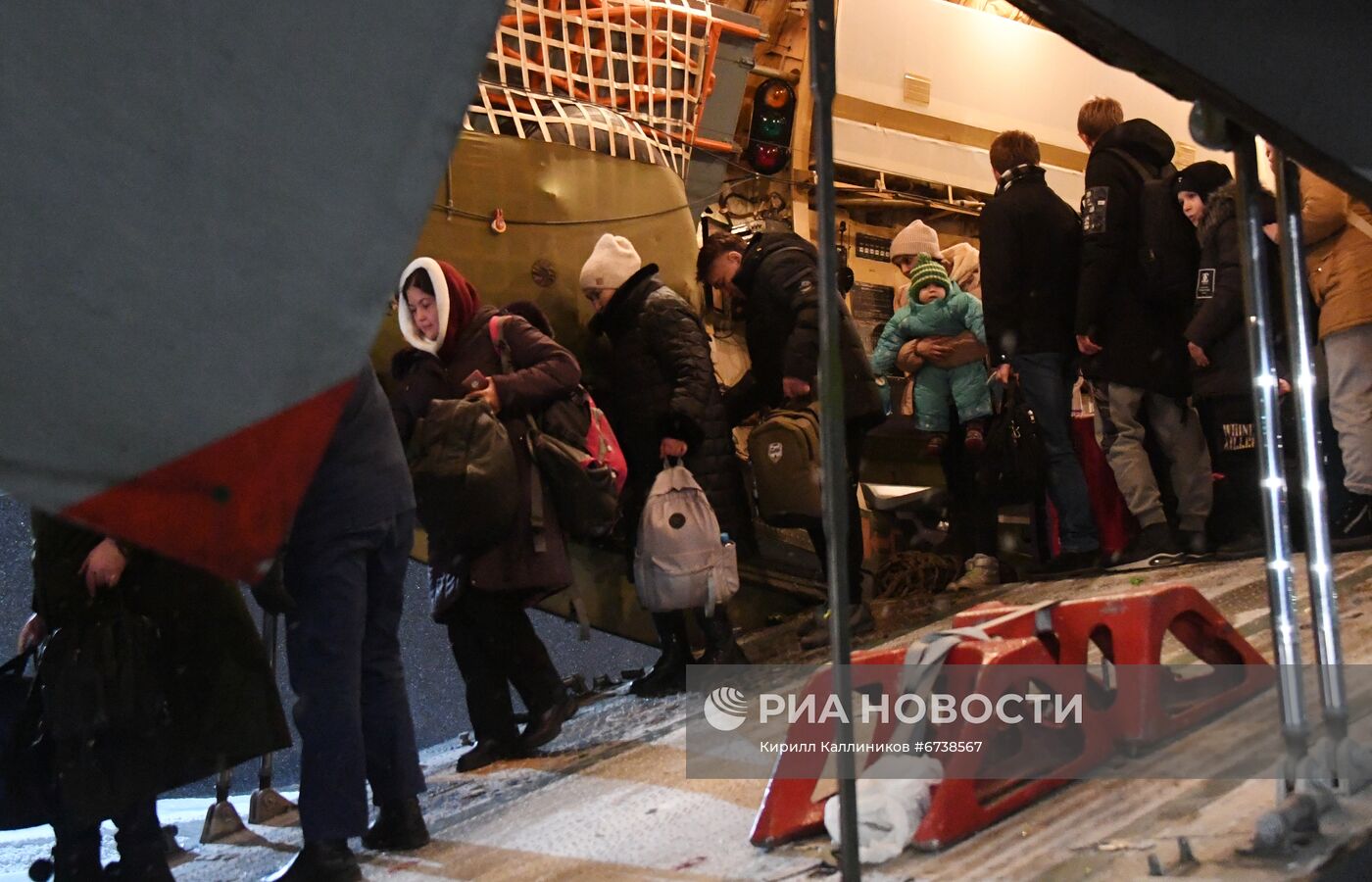 Российские военные эвакуировали граждан РФ и других стран из Казахстана