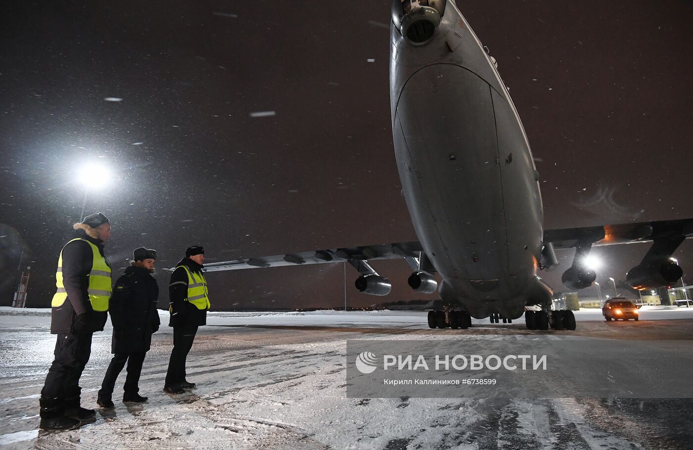 Российские военные эвакуировали граждан РФ и других стран из Казахстана