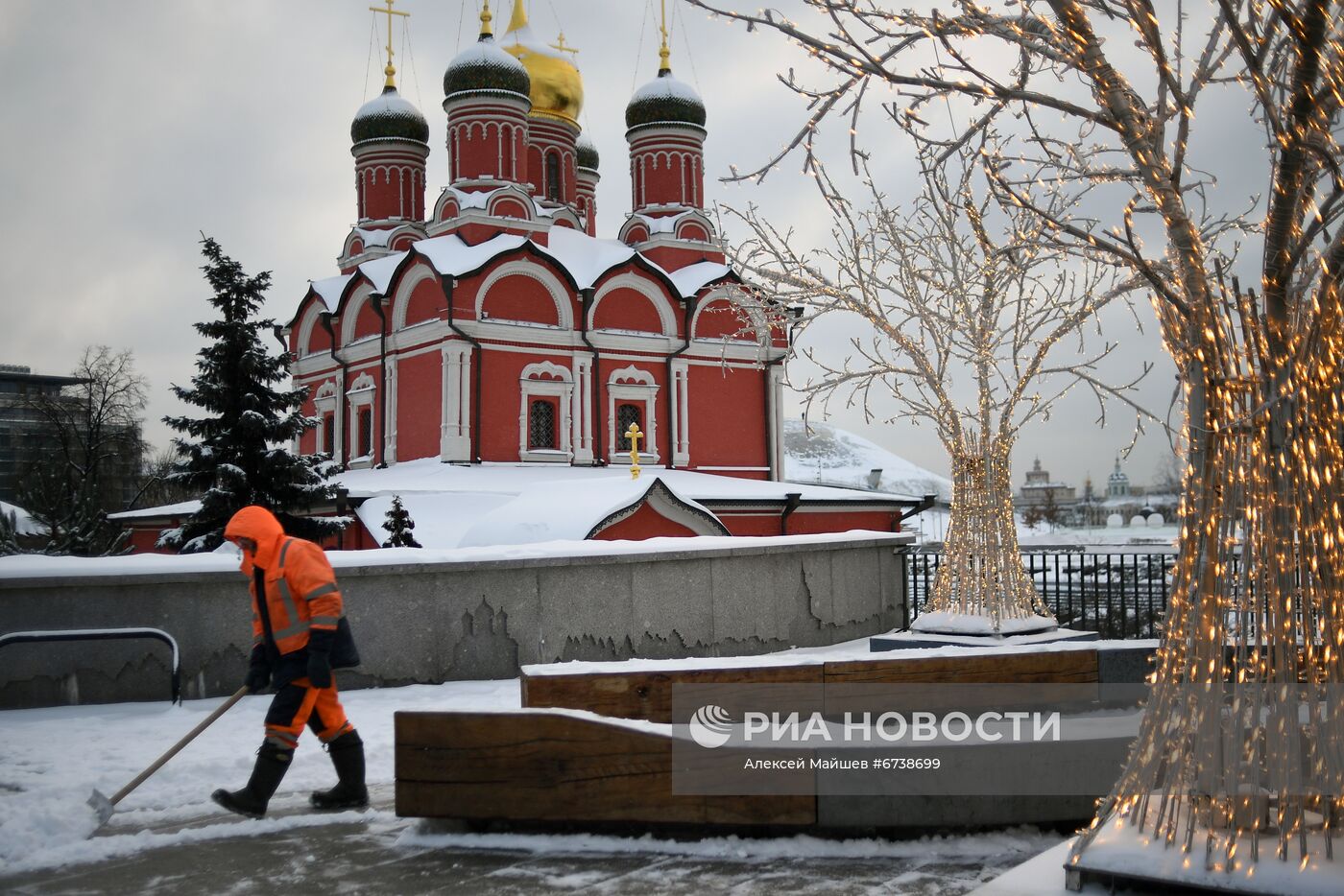 Уборка снега в Москве 