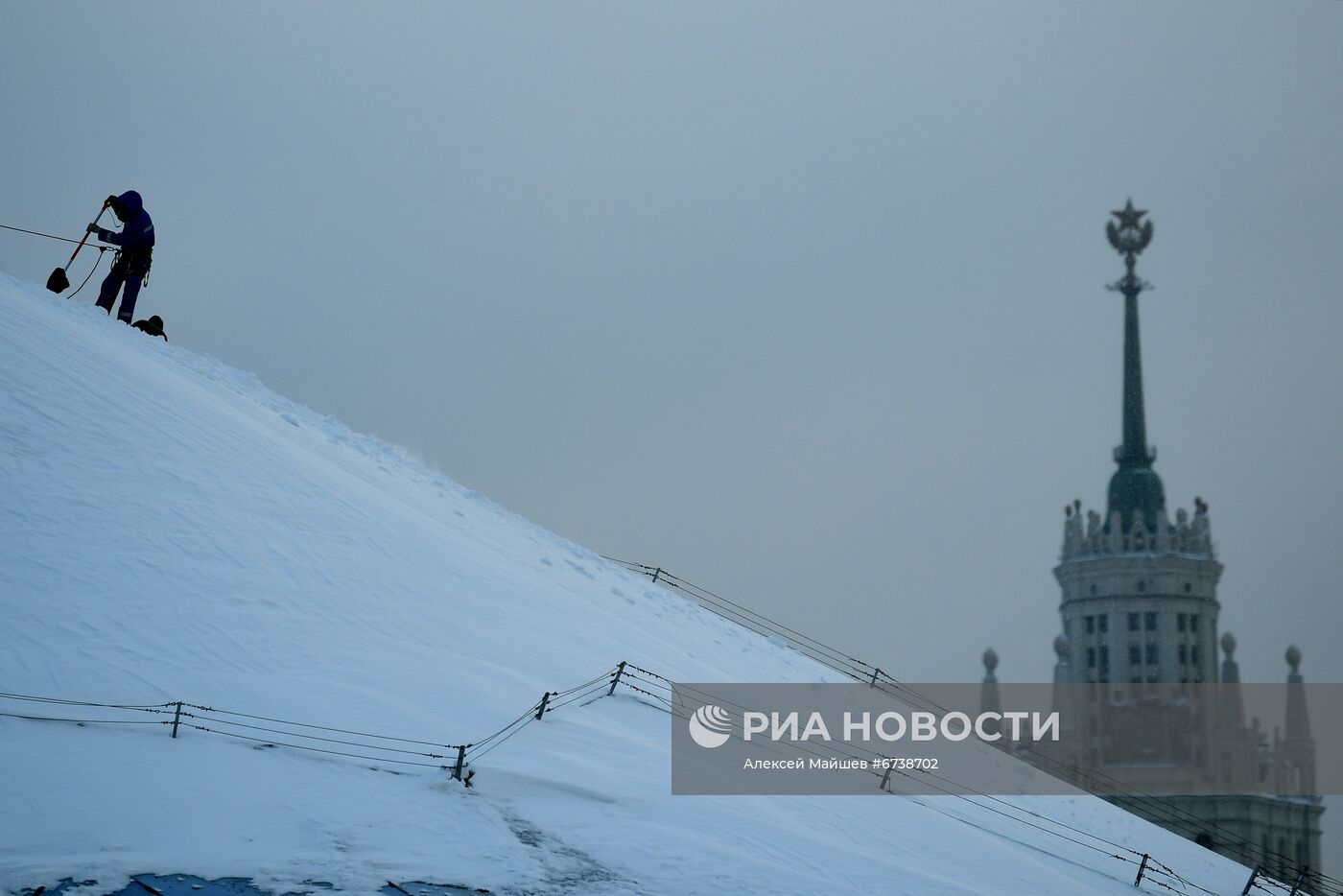 Уборка снега в Москве 