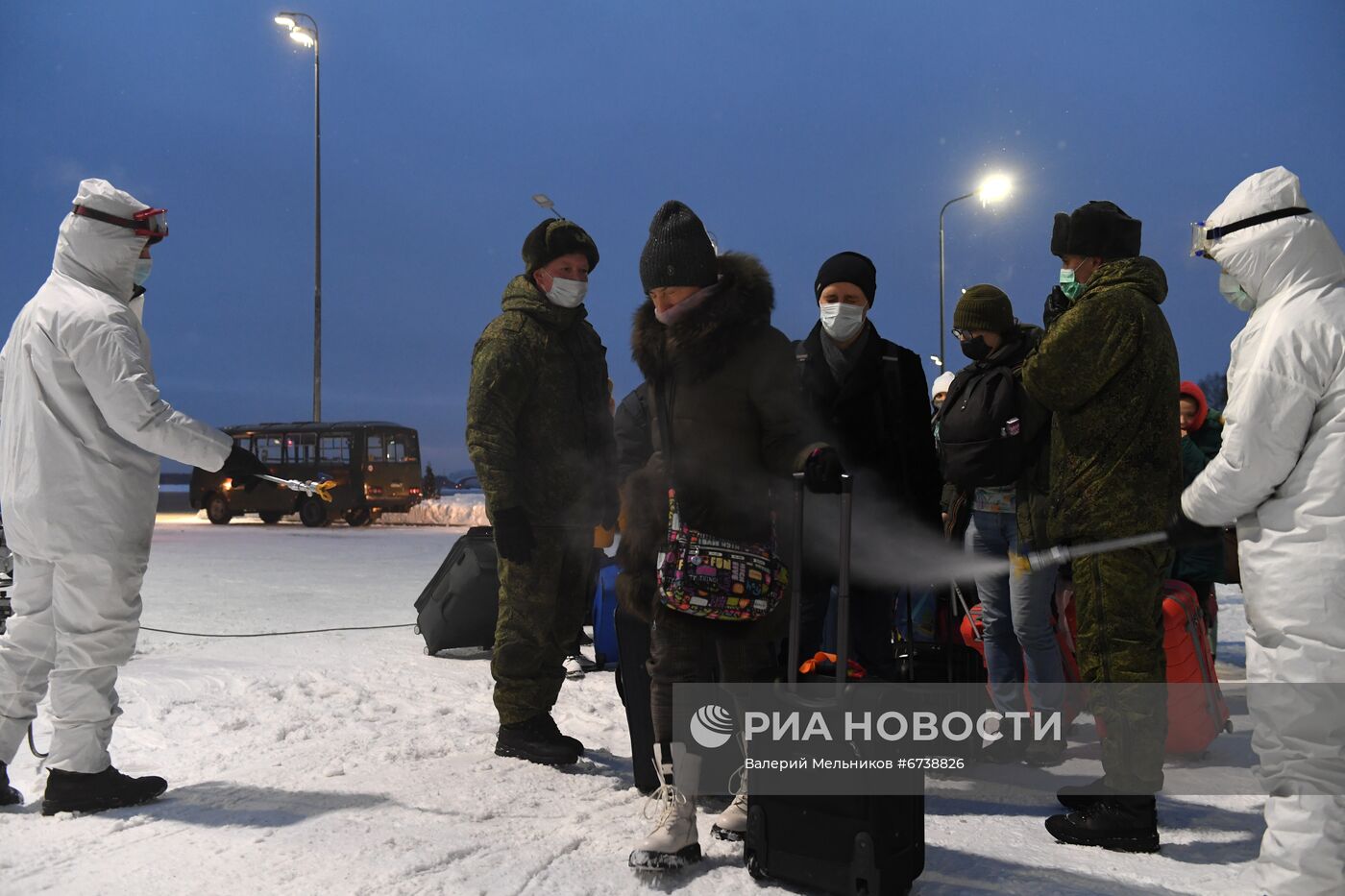 Российские военные эвакуировали граждан РФ из Казахстана