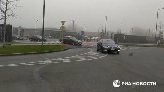 Российская делегация уезжает после переговоров с НАТО