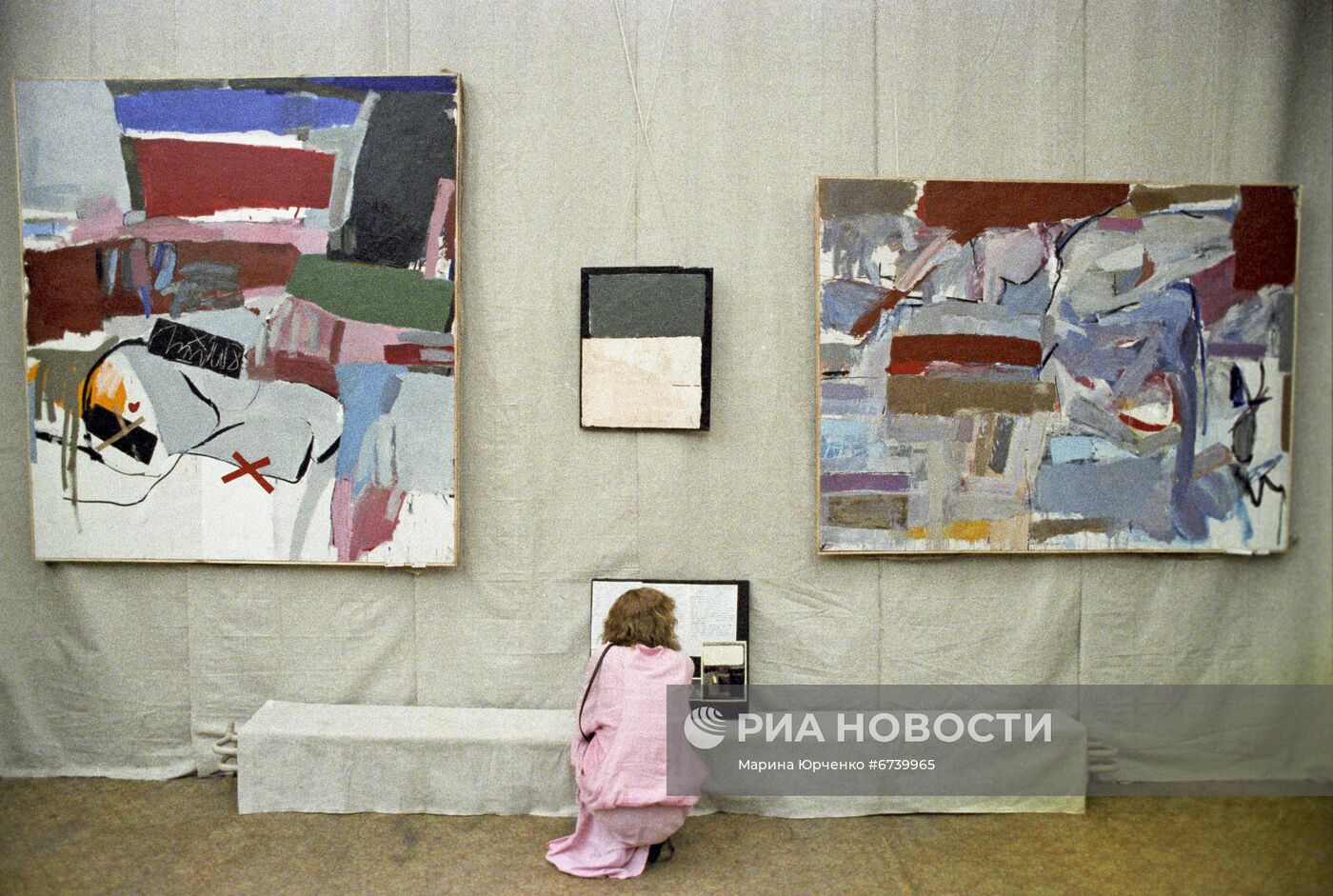 Выставка "От неофициального искусства к перестройке" в Ленинграде