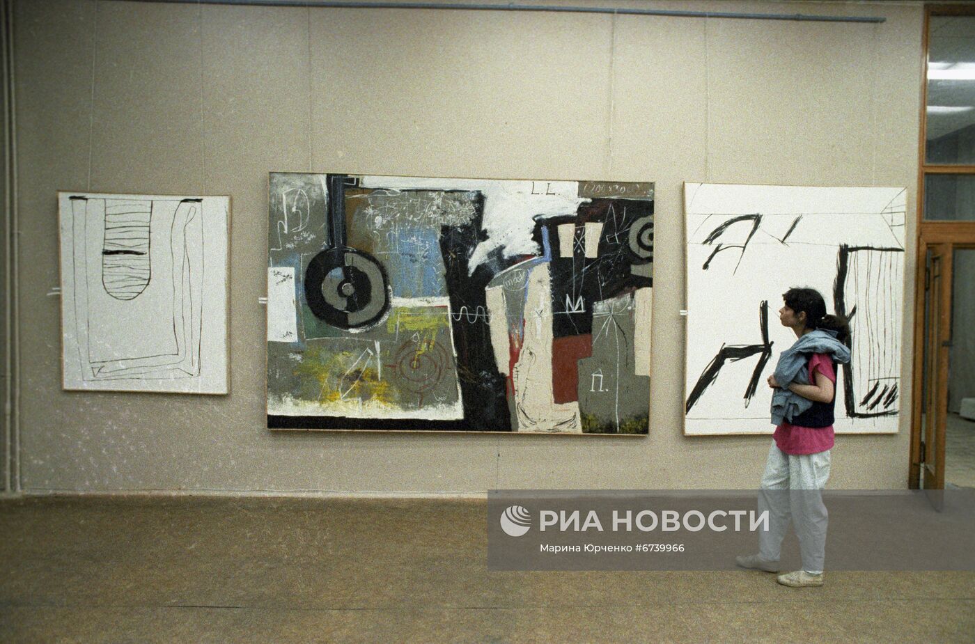 Выставка "От неофициального искусства к перестройке" в Ленинграде