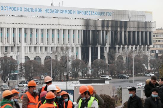 Восстановительные работы после беспорядков в Алма-Ате