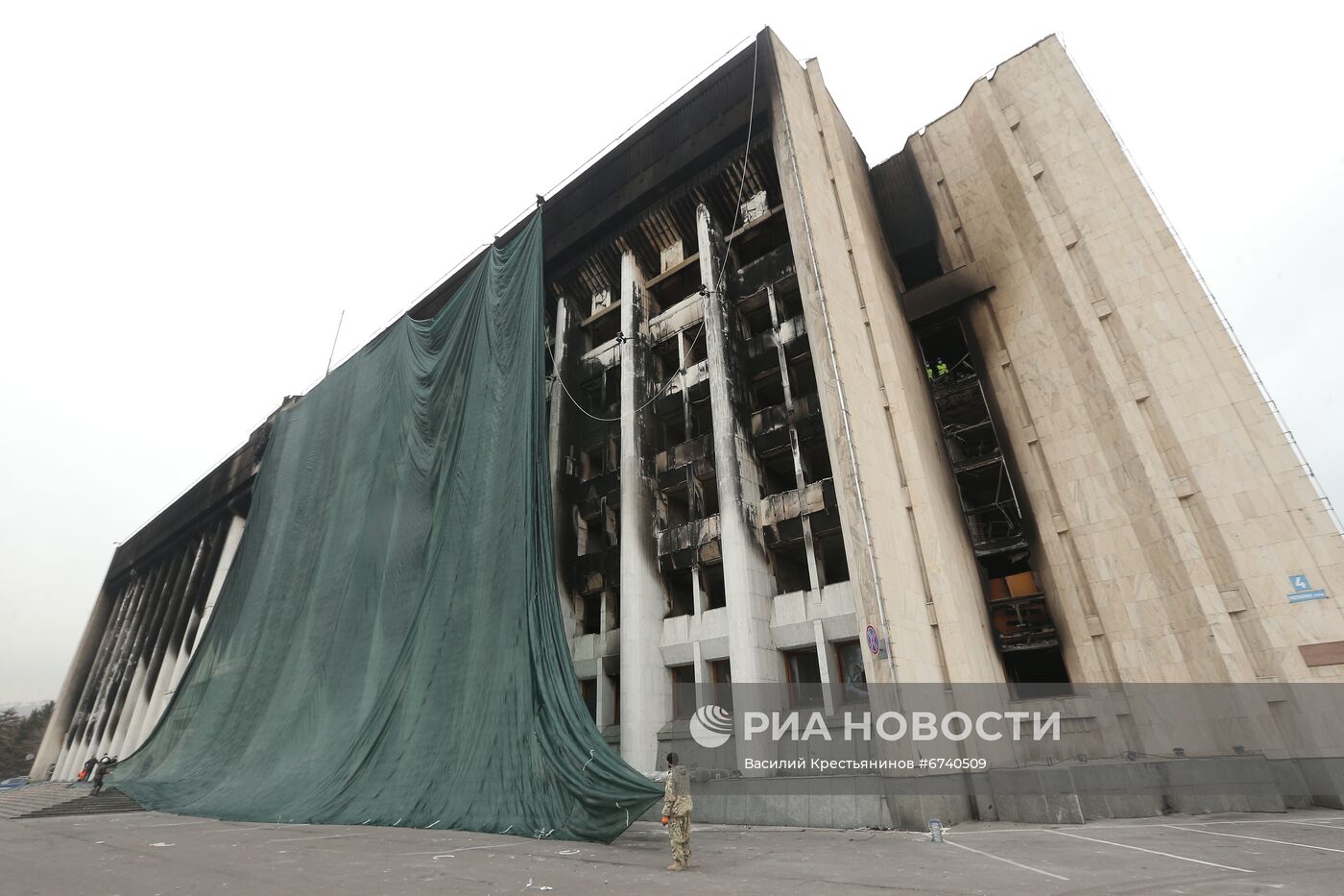 Восстановительные работы после беспорядков в Алма-Ате