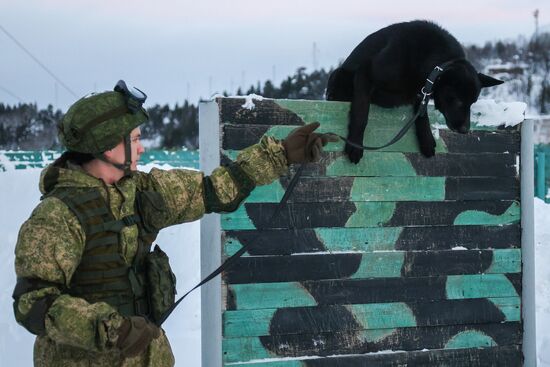 Практические занятия с военнослужащими морского инженерного полка Северного флота