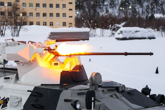 Практические занятия с военнослужащими морского инженерного полка Северного флота