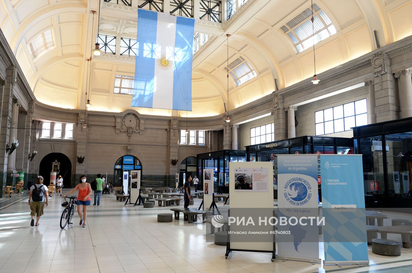 Открытие выставки победителей конкурса им. Андрея Стенина в Буэнос-Айресе