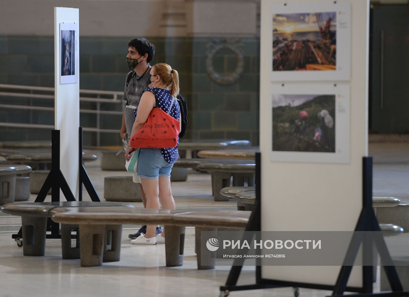 Открытие выставки победителей конкурса им. Андрея Стенина в Буэнос-Айресе