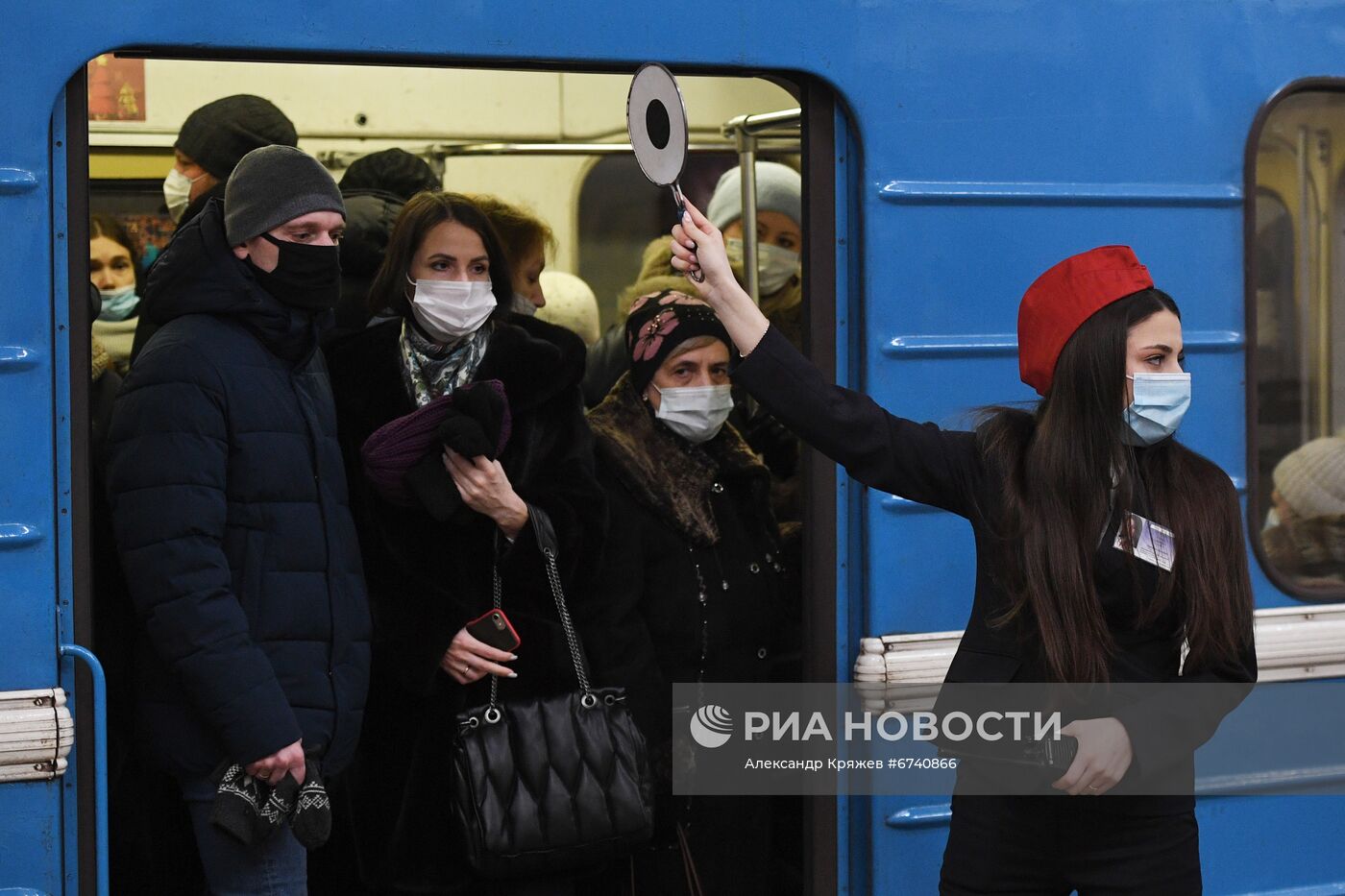 Рейд по соблюдению масочного режима в метро Новосибирска