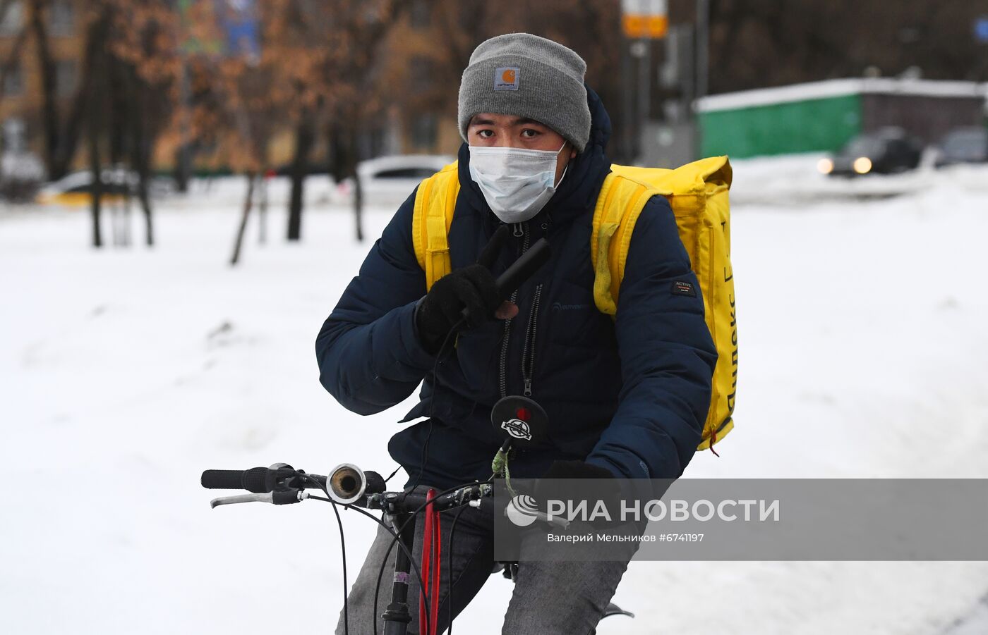 Соблюдение масочного режима в Москве 