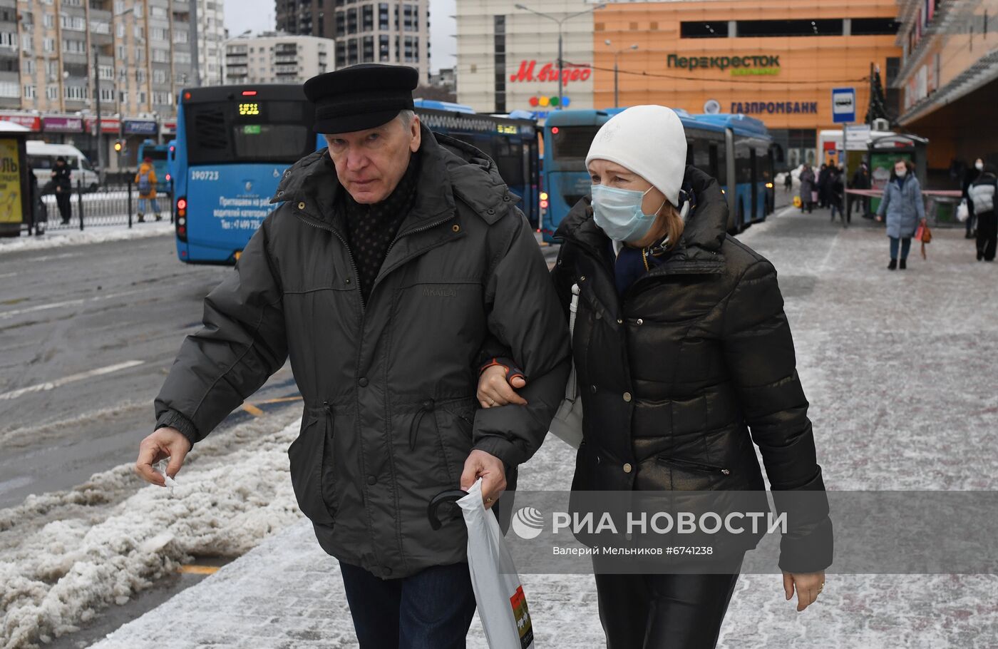 Соблюдение масочного режима в Москве 