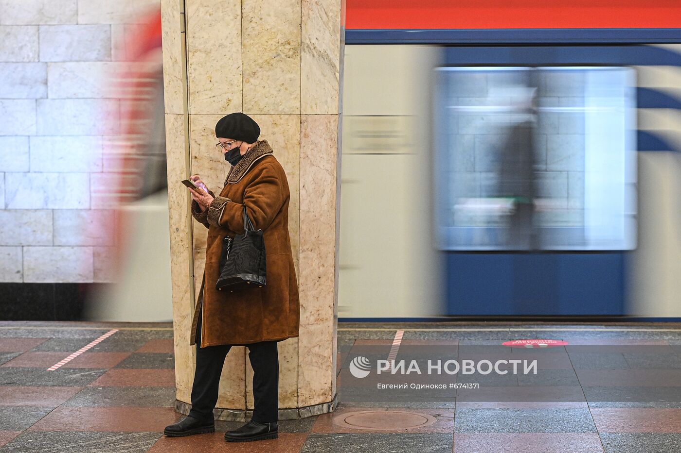 Соблюдение масочного режима в Москве 