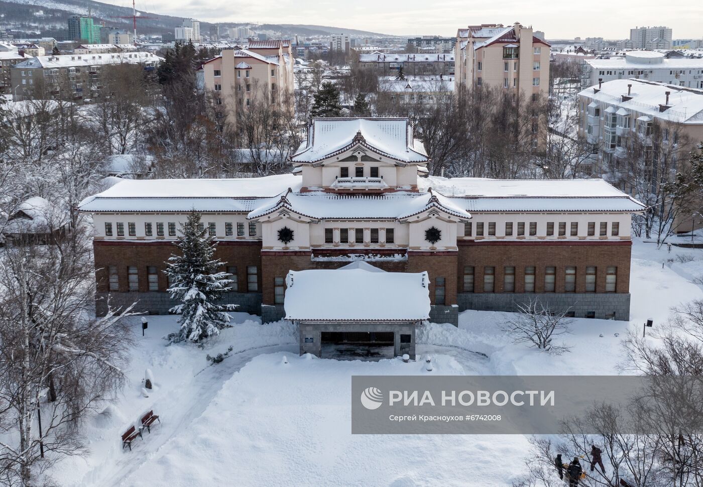 Последствия снежного циклона в Южно-Сахалинске