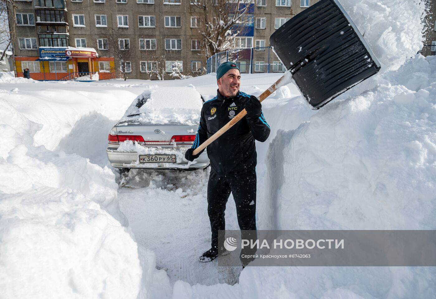 Последствия снежного циклона в Южно-Сахалинске