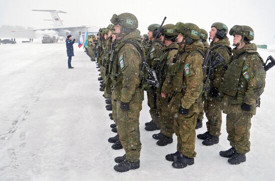 Встреча российских миротворцев ОДКБ на аэродроме Иваново-Северный