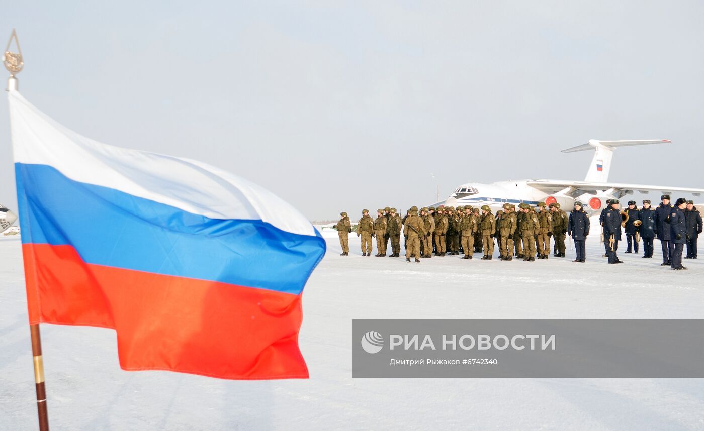 Встреча российских миротворцев ОДКБ на аэродроме Иваново-Северный