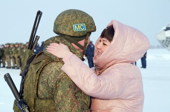 Встреча российских миротворцев ОДКБ на аэродроме Иваново-Северный