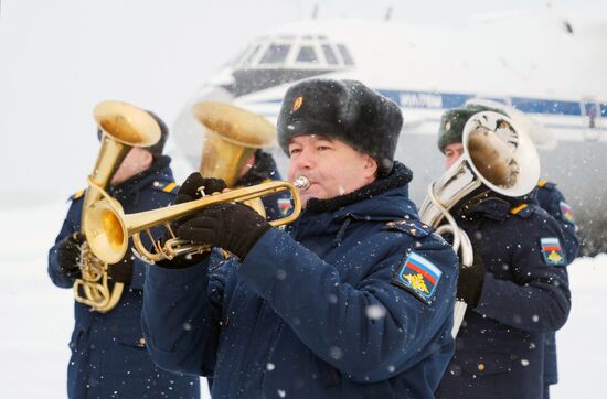 Встреча российских миротворцев ОДКБ на аэродроме Иваново-Северный