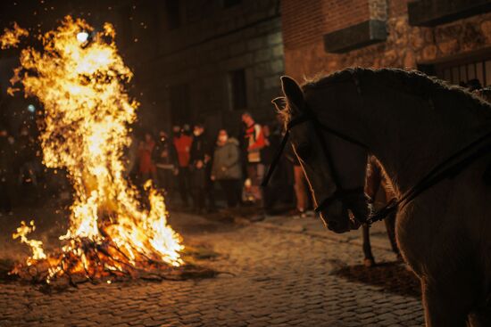 Традиционный праздник "Люминариас" в Испании	