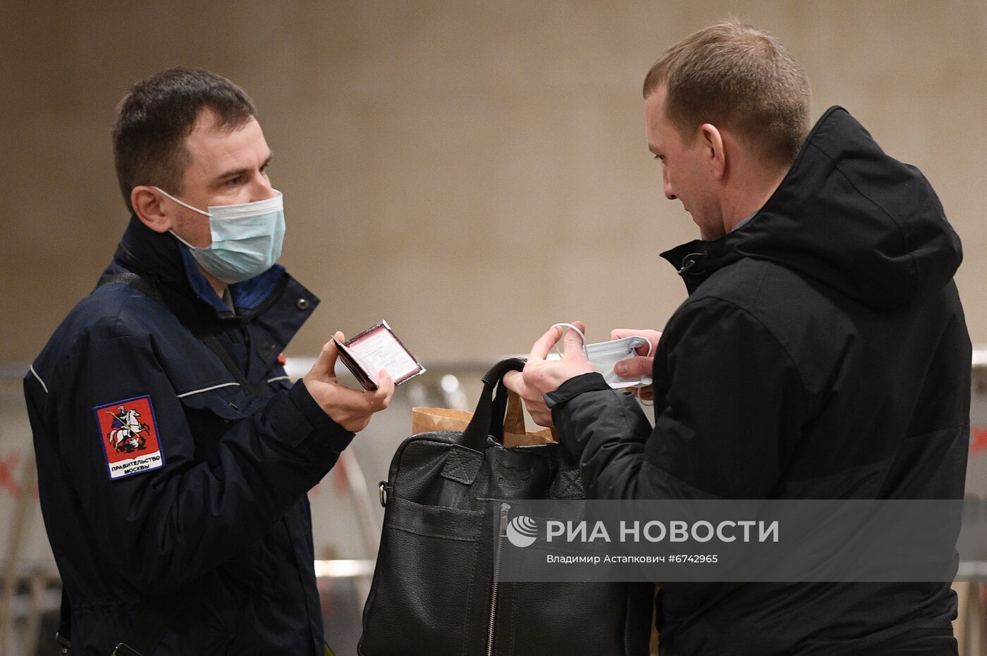 Проверка масочного режима в московском транспорте