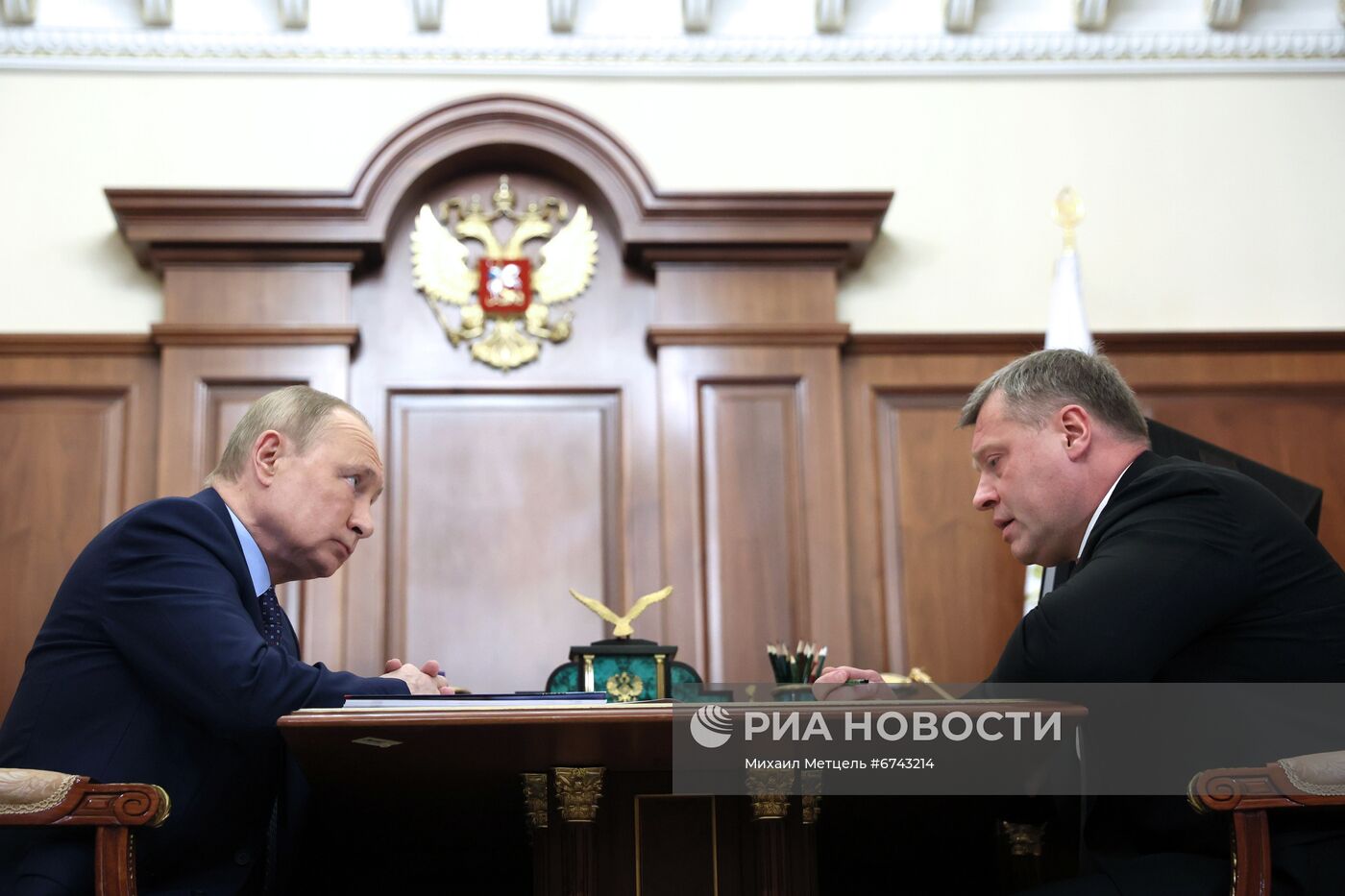 Президент РФ В. Путин встретился с губернатором Астраханской области И. Бабушкиным