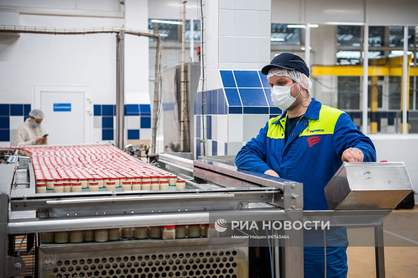 Мэр Москвы С. Собянин осмотрел новые линии по производству детского питания на Царицынском молочном комбинате