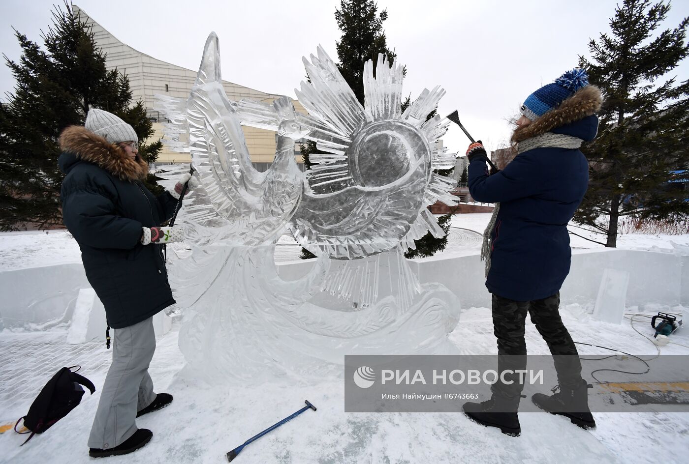 Конкурс ледовых скульптур "Зима на Стрелке" в Красноярске