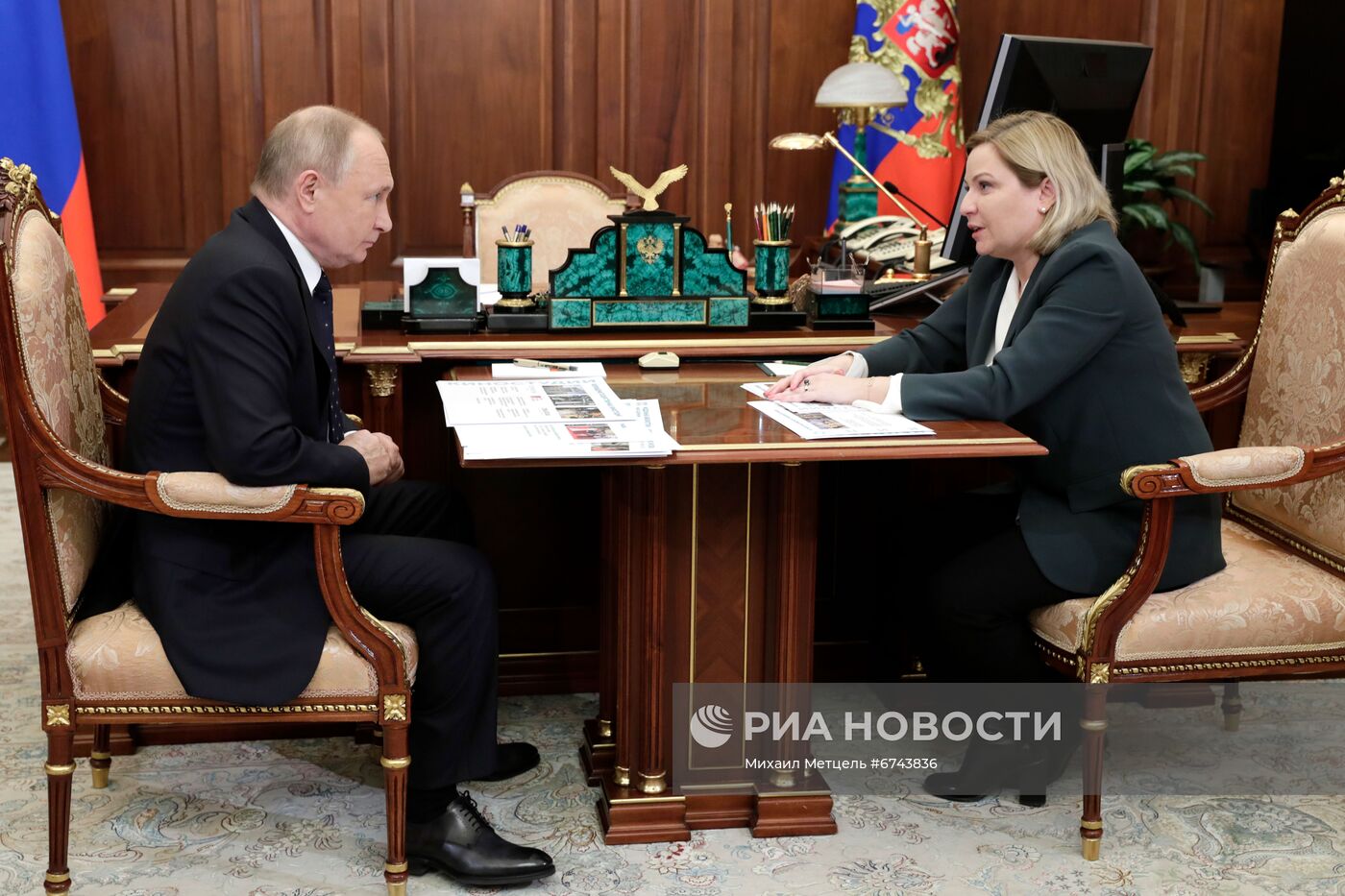Президент РФ В. Путин провел встречу с министром культуры РФ О. Любимовой