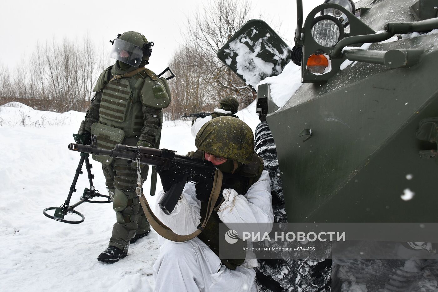 Тактико-специальное учение инженерных подразделений 1-й танковой армии в Подмосковье