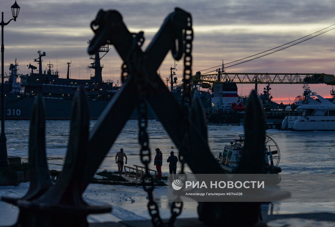 Празднование Крещения в регионах России