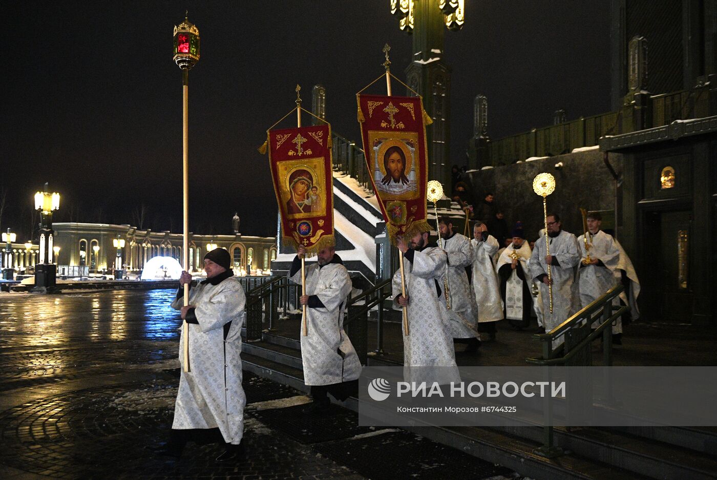 Празднование Крещения в регионах России