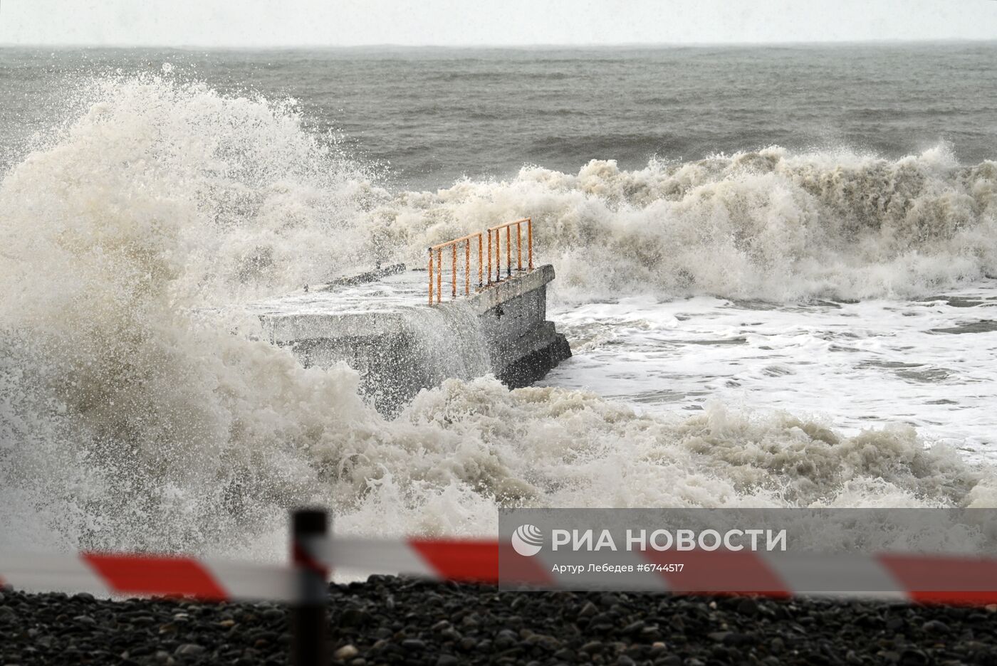 Шторм в Сочи