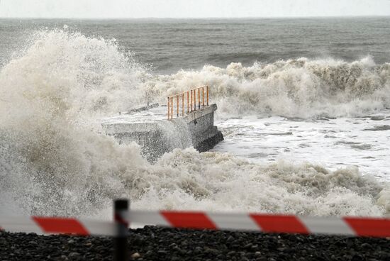 Шторм в Сочи